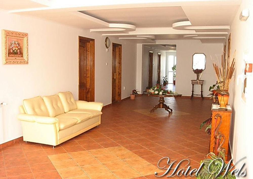 Hotel Wels Baltenii de Sus Экстерьер фото