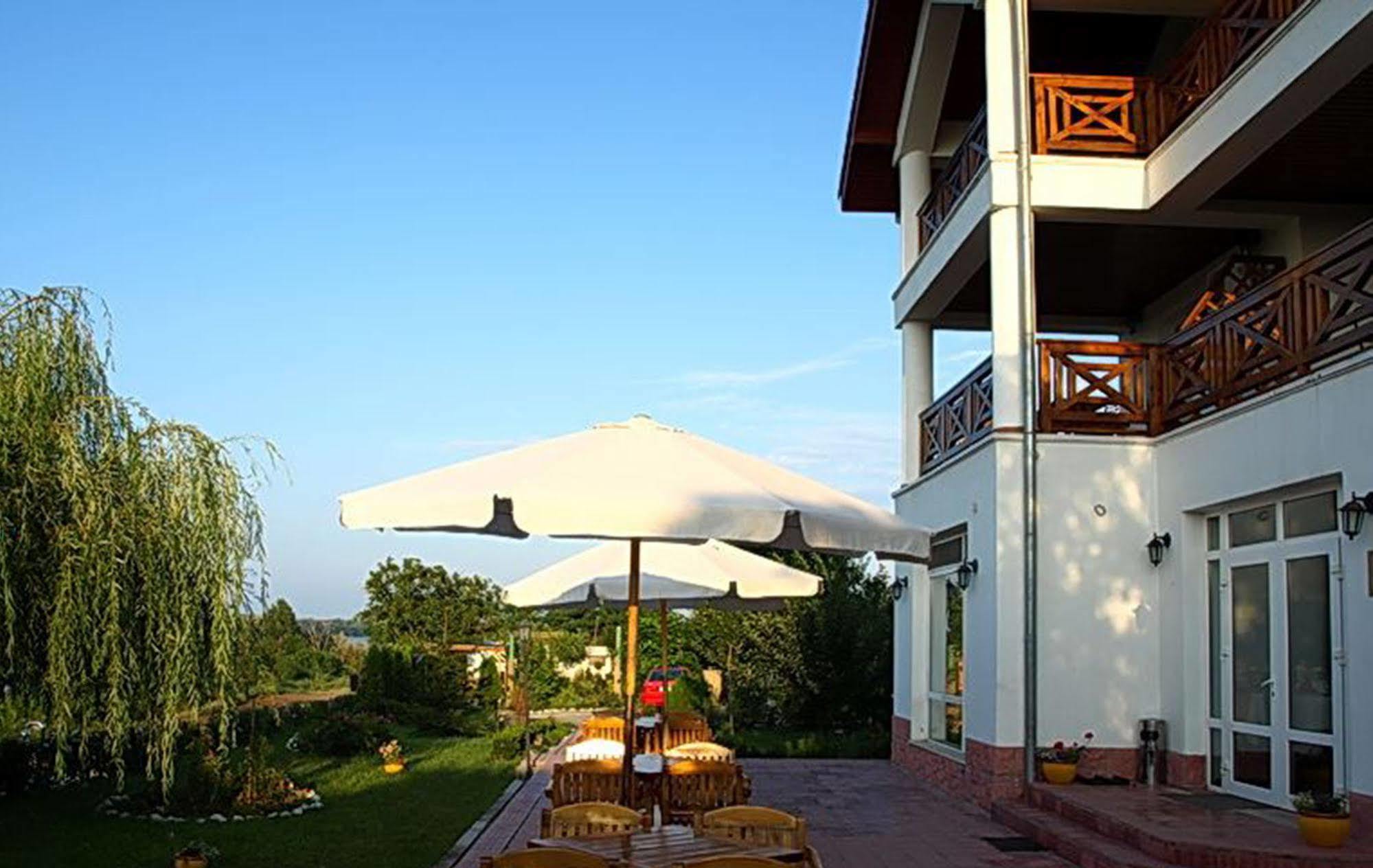 Hotel Wels Baltenii de Sus Экстерьер фото